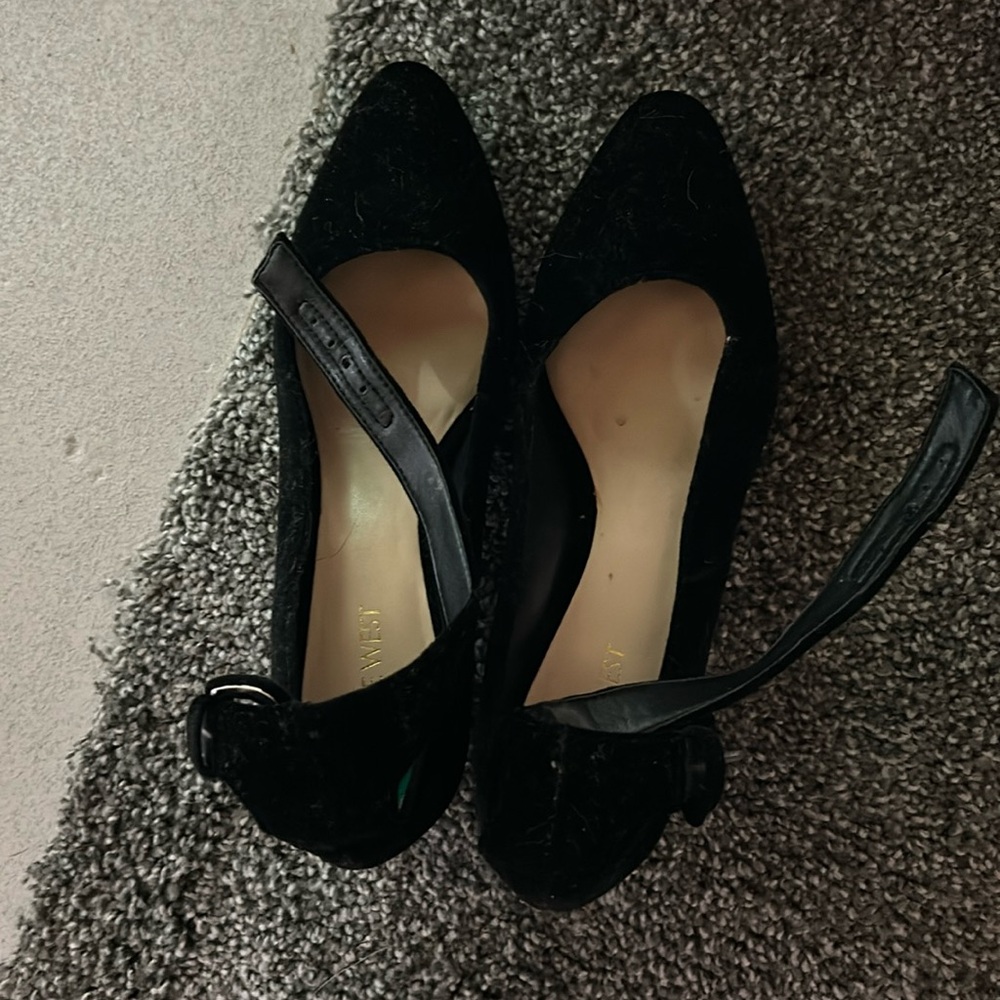Nine West small chunky heels